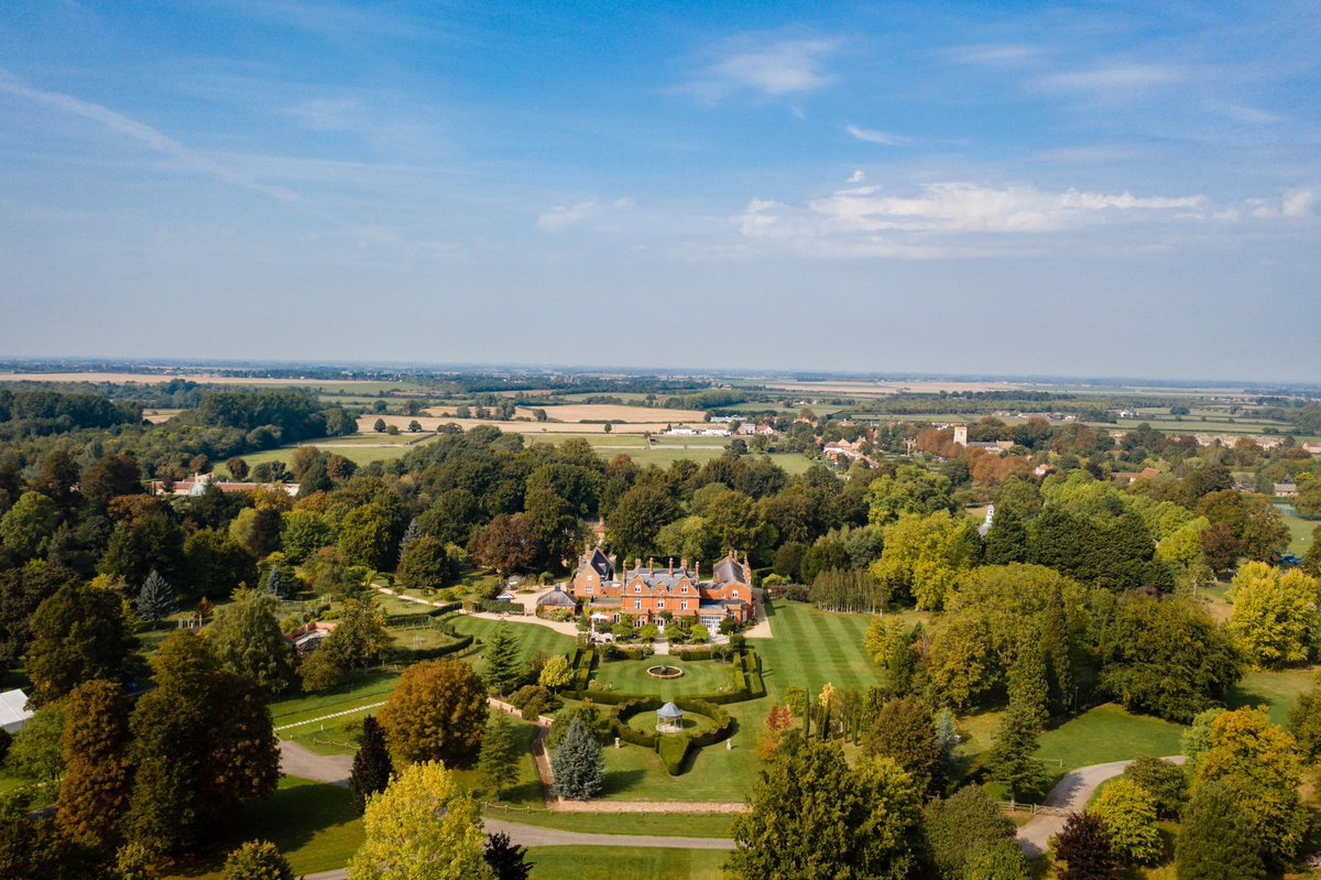 WINNERS//

Delighted to announce we’ve been awarded ‘Most Elegant Wedding Venue in East Anglia’ by LuxLife Global Wedding Awards! 
What an honour! 

💕💕💕
.
.
.
.
.
📸 @jamesdavidsonph 
#chippenhampark #chippenhamparkwedding #luxlife #globalweddingawards2022 #elegantweddingvenue