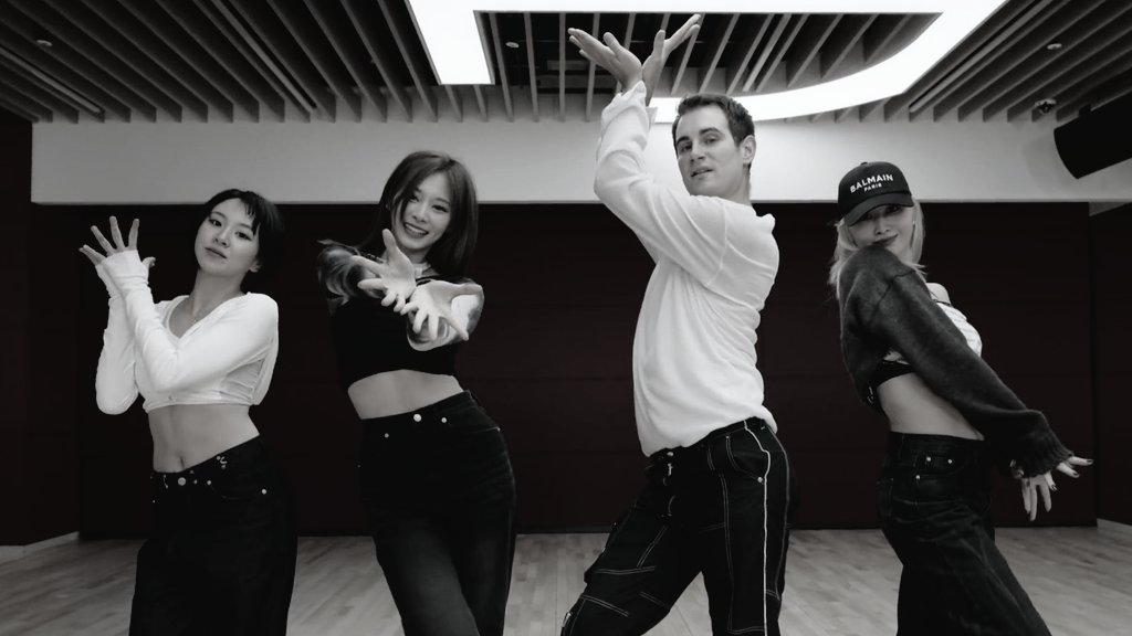 tzyedits's tweet photo. Thank you Kiel Tutin for presenting Lead Dancer #TZUYU once again. I can't express how shocked and happy I am for seeing her dance wonderfully once again and again. https://t.co/fVmrVWW5Nm