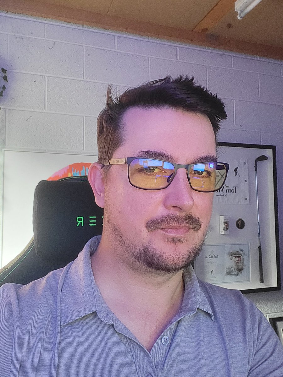 DomFeeney's tweet photo. Gunnar x Razer FPS computer glasses filter 65% blue light and offer slight magnification which combine to reduce eye strain when computing for long periods They don't look half bad either. Give them a go if WFH is causing you headaches eyestrain or fatigue #gunnar #Razer #eyeware https://t.co/ahIWSDJi1T