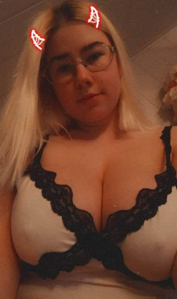 MikyMatter's tweet photo. #boobs #jung #sexy #germany #blondhair #weiblich https://t.co/n1WXTJpc4g
