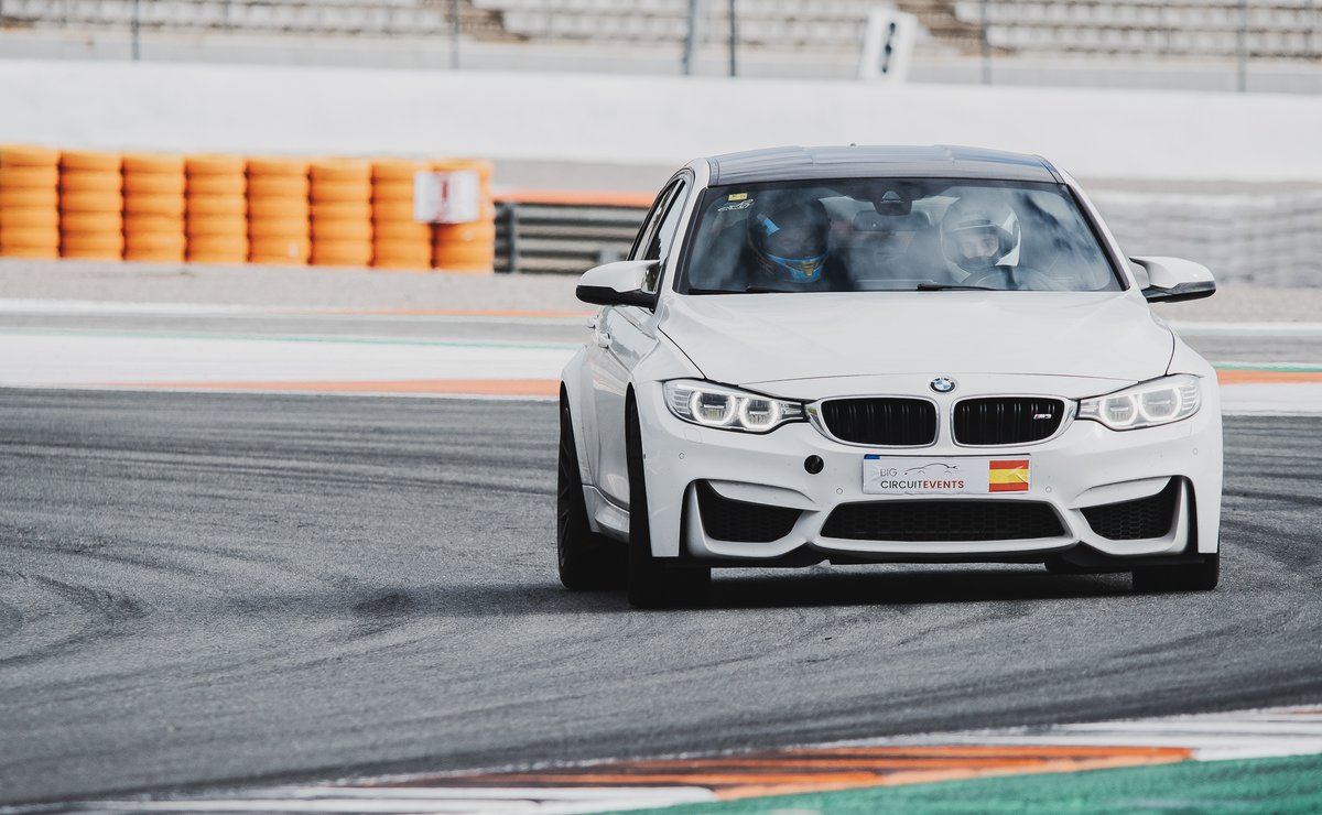 La pasada semana, nuestros clientes de #BMW de alta gama disfrutaron en el <a href="/CircuitValencia/">Circuit Ricardo Tormo</a> de una formación y prueba de #vehículos con el piloto Raúl Ituarte🚗
¡Algo único para los amantes del motor! 👏

#bmwengasa #engasabmw #circuitoricardotormo #bmwvalencia #bmwoficial
