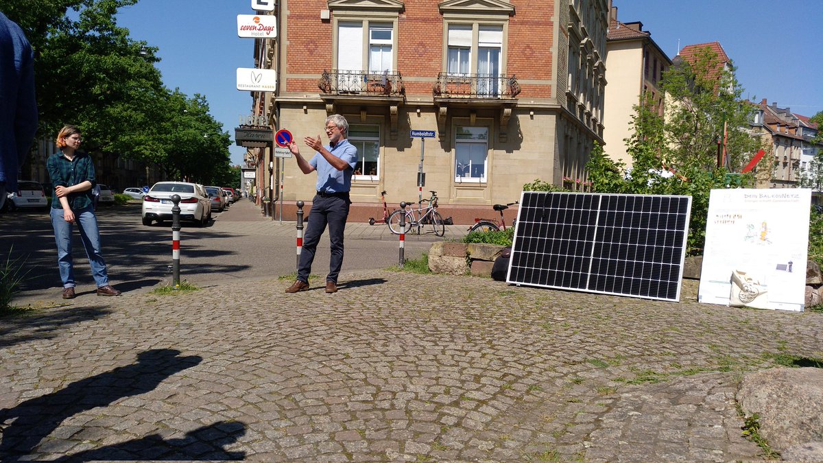 ITAS_KIT's tweet photo. Fina�� day of the EPTA directors meeting in #Karlsruhe: Discussion with Holger Hanselka, President of @KITKarlsruhe, and insights in the ITAS #RealWorldLab for sustainability @quartierzukunft!
#TechnologyAssessment #ParliamentaryTA @TABundestag https://t.co/FYnbwfR3Sq