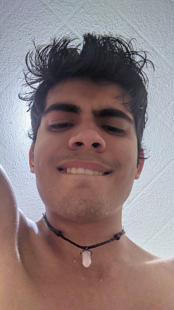 BanderaJr05's tweet photo. Mis caras cuando estoy arriba https://t.co/xkQjcYacir