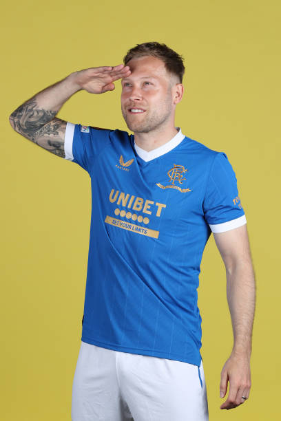 jamesblack1986's tweet photo. Shitey wee Falkirk player saluting his way to a European final https://t.co/8KkcnJcgZv