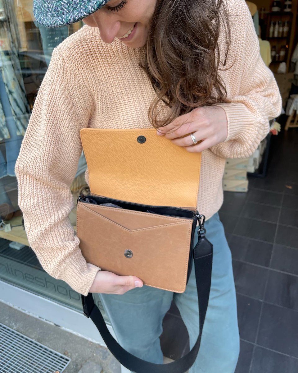 CEEconceptstore's tweet photo. New Markberg Bags at CEE! concept store Heinsberg Apfelstrasse 25 #ceeconceptore #markberg #bags #leatherbags Real Skandinavian Streetstyle https://t.co/gb0aAvL5gb