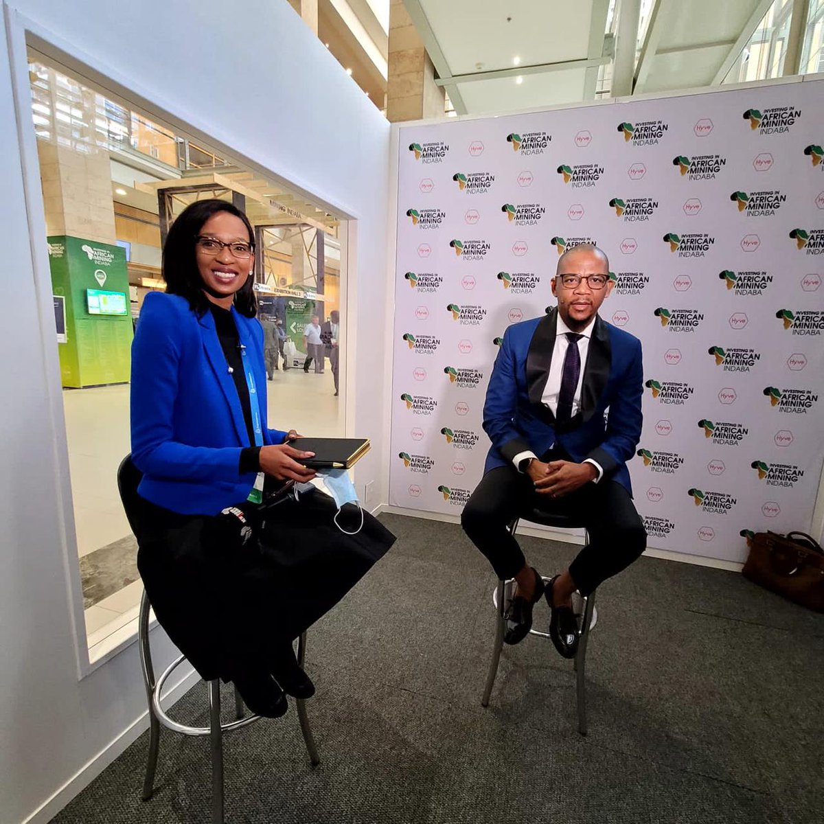 DMMineralsGroup's tweet photo. [IYMI]‼️

Our Group CEO, Doctor Motswadire spoke to @Newzroom405 Business Reporter @tumisangndlovu on the importance of collaboration between junior and big players in the mining industry #MI2022 

Watch interview here:
https://t.co/IBFQwDgOl8

#MiningSA https://t.co/wuHtkitHLk