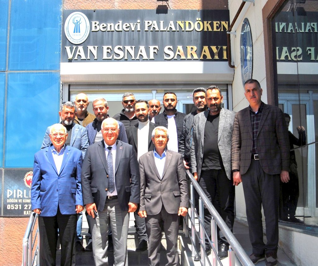 Van Demirciler Odası Bşk. Sn.<a href="/Kenanakalin2/">Kenan akalin</a> ve Yön.Kur.Üyeleri,Türkiye Madeni Eşyalar San. Fed.Gen.Bşk. Sn.<a href="/NecdetHEPPEKCA2/">Necdet HEPPEKCAN</a> ve İstanbul Buzdolabı Soğutma ve İklimlendirme Teknisyenleri Odası Bşk. Sn.Özcan Saraçoğlu'nu ağırladı. Başkanımız Sn.<a href="/isaberge65/">İsa Berge</a> plaketi için teşekkürler.