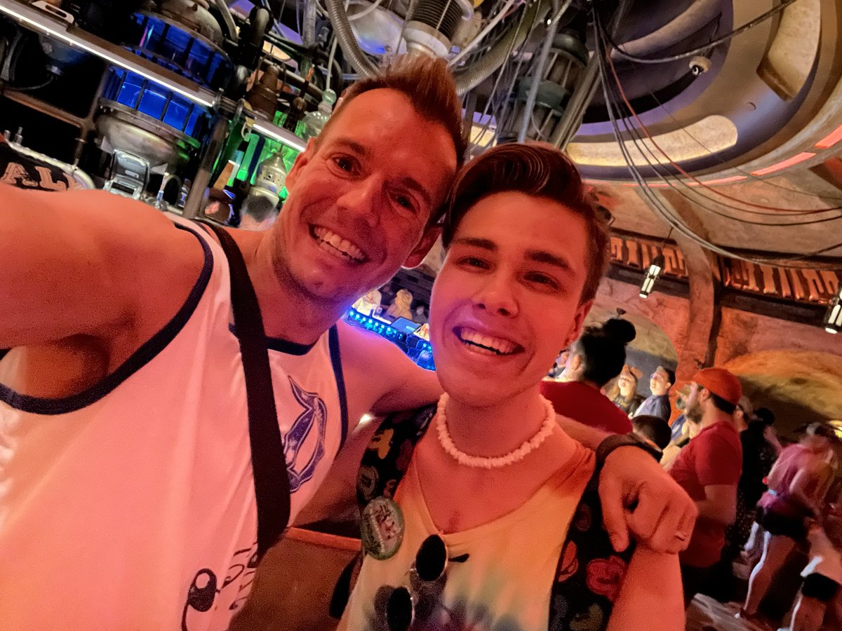 MagicLampVac's tweet photo. Yesterday was a super fun day at Hollywood studios! As the owner, I absolutely love saying “Hi!” and snagging photos with the families we plan for during their vacation.

Great seeing the Witnebels, Schroeders, and Cernys. ❤️ 

#magiclampvacations #vacationwishesgranted #WeDoMore https://t.co/zZBXOWOxwP