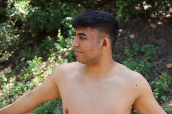 1 pic. Buenos días perrit@s quién queire nudes. Míos por 50 el pack de 35 videos ? Y 50 fotos :3? https://t