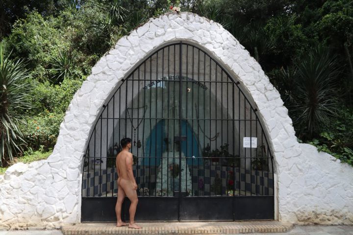 4 pic. Buenos días perrit@s quién queire nudes. Míos por 50 el pack de 35 videos ? Y 50 fotos :3? https://t