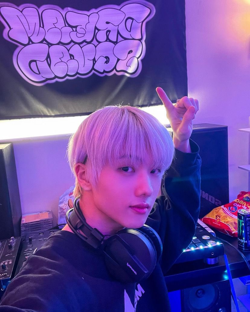 PJSLOOKS's tweet photo. dreamsquad 🤍 #JISUNG #지성 https://t.co/5eUY0Gehun