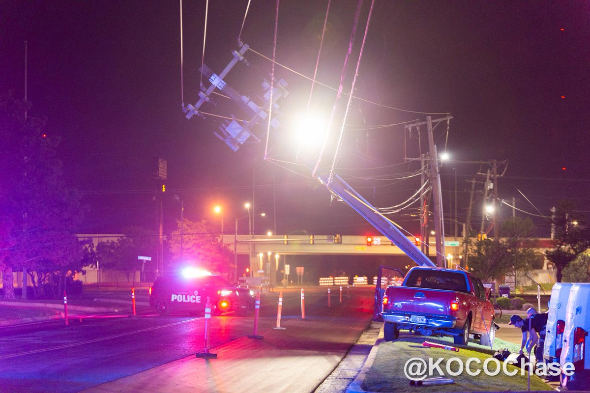 newsphotogchase's tweet photo. #BREAKING A man is hospitalized after crashing into a power pole along W Wilshire in #NorthOKC overnight. OG&amp;E is on scene making repairs to the damaged power pole. Story on @koconews. #OKCNews https://t.co/oiCGBsB7K6