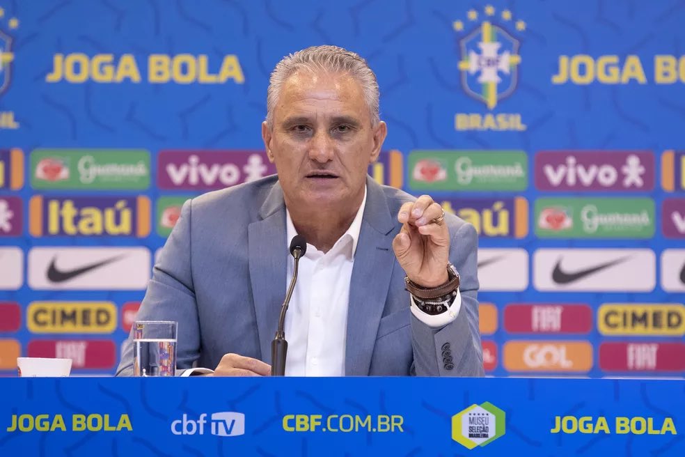futebol_info's tweet photo. Tite irá fazer a convocação de hoje sem se preocupar em prejudicar os clubes do Brasileirão.

Ideia do treinador é chamar os melhores jogadores para os amistosos de junho da Seleção, sem receio de prejudicar clubes brasileiros ou europeus.

🗞 @geglobo | @PVC
📸 Lucas Figueiredo https://t.co/ls7bWiAs9B