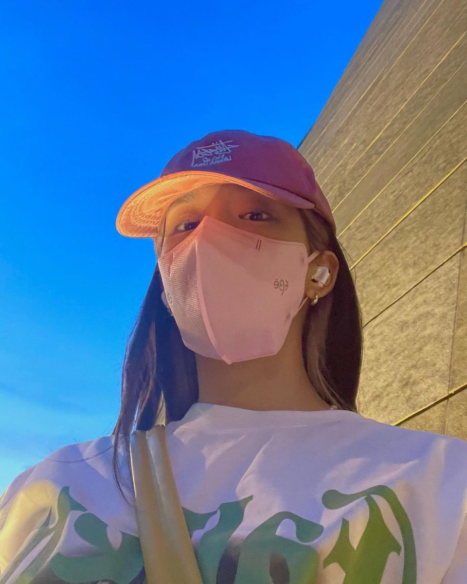 exypiccs's tweet photo. 220510 instagram update

#엑시 #우주소녀 ♡ #EXY #WJSN https://t.co/9vzlHASh4M
