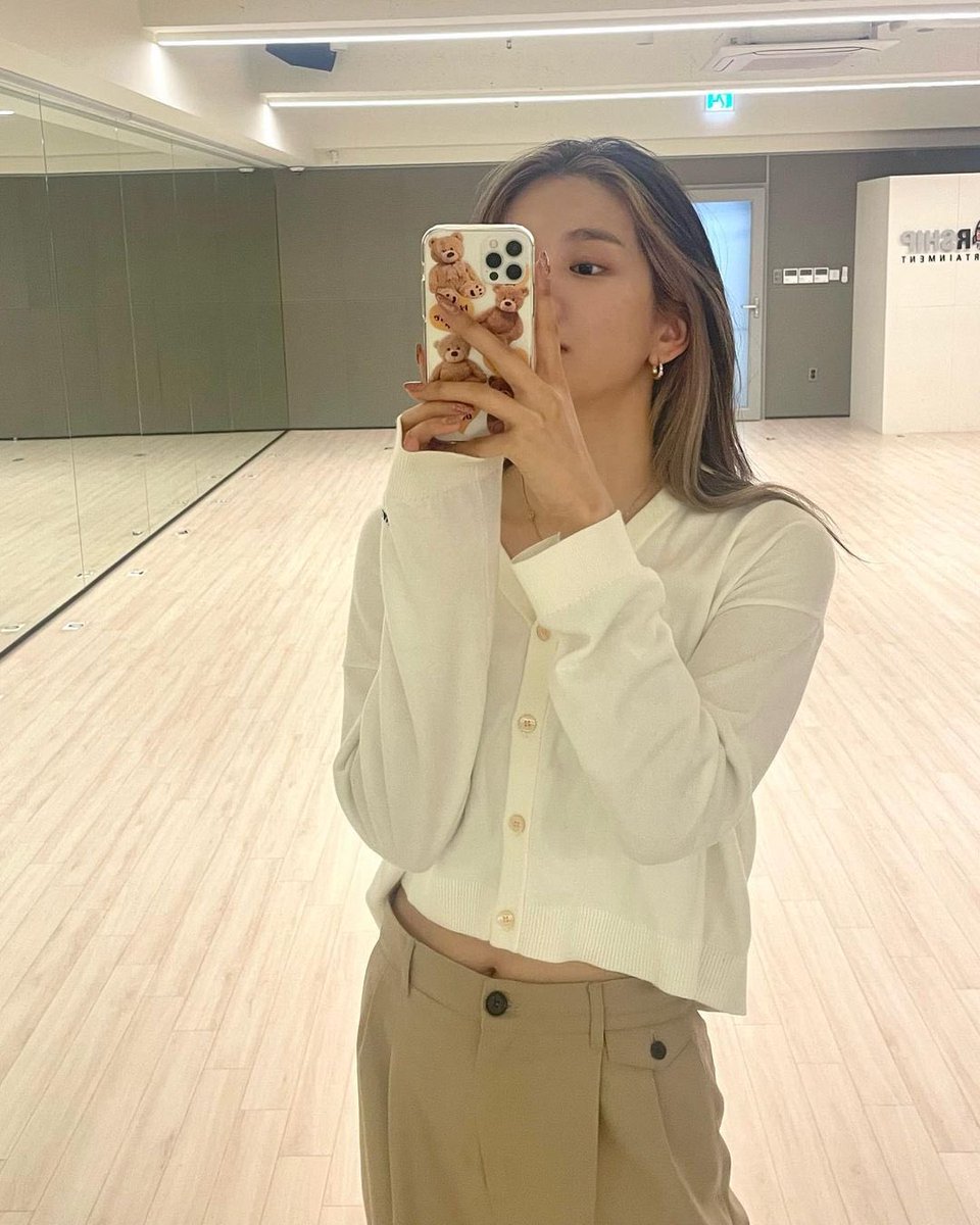 exypiccs's tweet photo. 220510 instagram update

#엑시 #우주소녀 ♡ #EXY #WJSN https://t.co/9vzlHASh4M