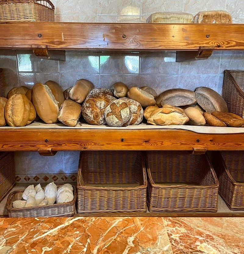 MisterEspeto's tweet photo. Una de mis panaderías favoritas en Andalucía. (Panadería El Portal, El Portal, Jerez de la Frontera) https://t.co/VS4GH9AvP2 https://t.co/8y7skaOGA4