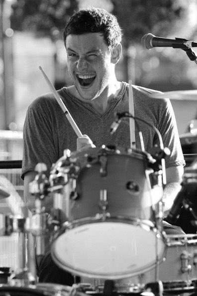 O melhor baterista do meu mundo todinho, a saudade é grande i love you    Cory Monteith happy birthday  