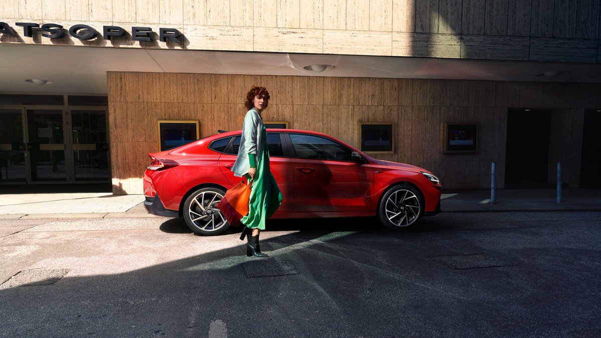 AugustaHyundai's tweet photo. Elegancia única con un rendimiento apasionante, así es el #i30Fastback. ¡Listo para hacerte disfrutar! 🙌 https://t.co/ouvANoUx08