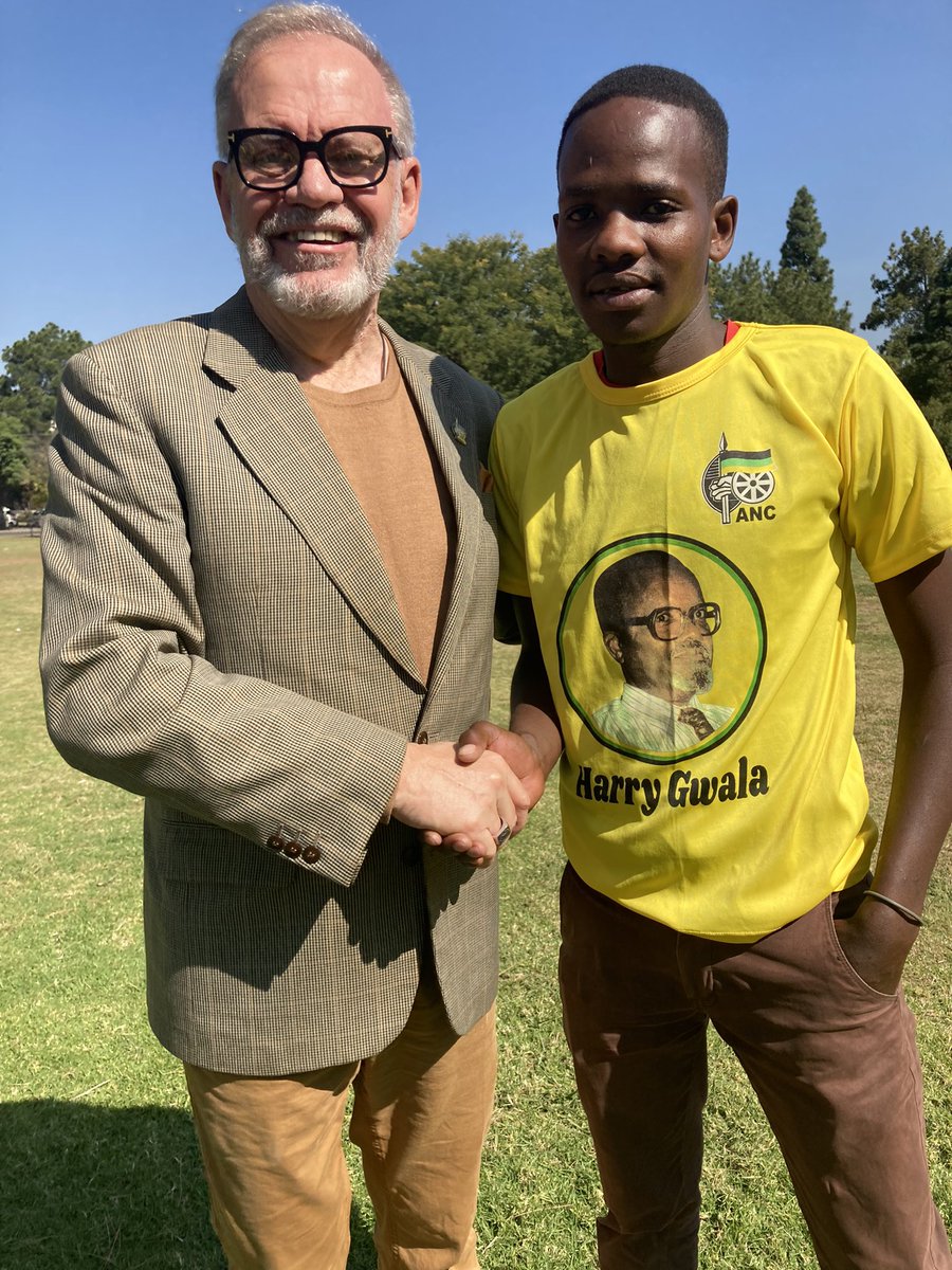niehaus_carl's tweet photo. Participating in the #PeoplesMarch to the Union Buildings that #LoadsheddingMustFall. We are hading over a Memorandum and Petition of 500 pages with more than 47 000 signatures. https://t.co/2LA85aTJzY