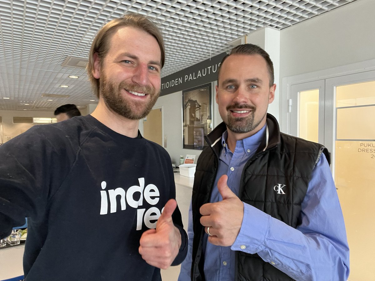 Vernepu's tweet photo. Päivän puheenaihe: #Tesla 🚀@JukkaLepikko @SijoitusmessutT https://t.co/Yi83qAxQDb