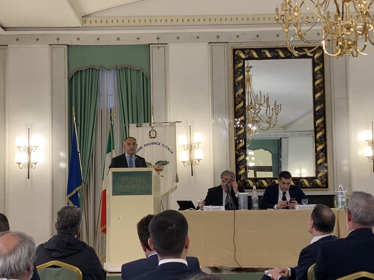 UpiToscana's tweet photo. Non permettiamo che il #pnrr aumenti le disuguaglianze territoriali e sociali.
Senza le #province questo rischio è forte. 
Lavoriamo in Europa anche con il @Delegazione_IT per i territori.

Il nostro @Luca_Menesini all'Assemblea @ProvinceItalia https://t.co/LfH5D41qEA