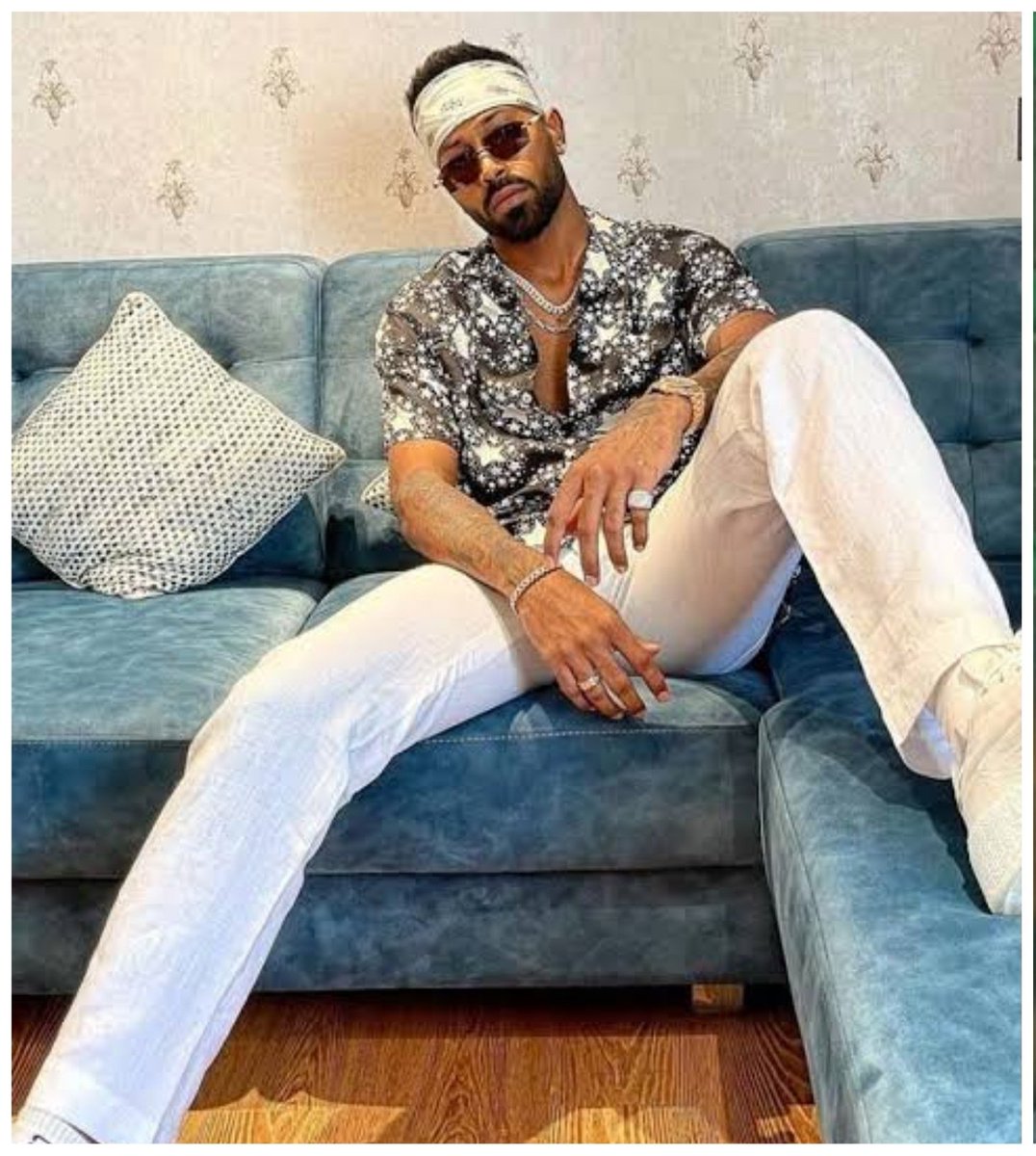 sagarcasm's tweet photo. 1. Me chilling in AC room
2. Dad showing electricity bill https://t.co/3Y1iQOcSLG