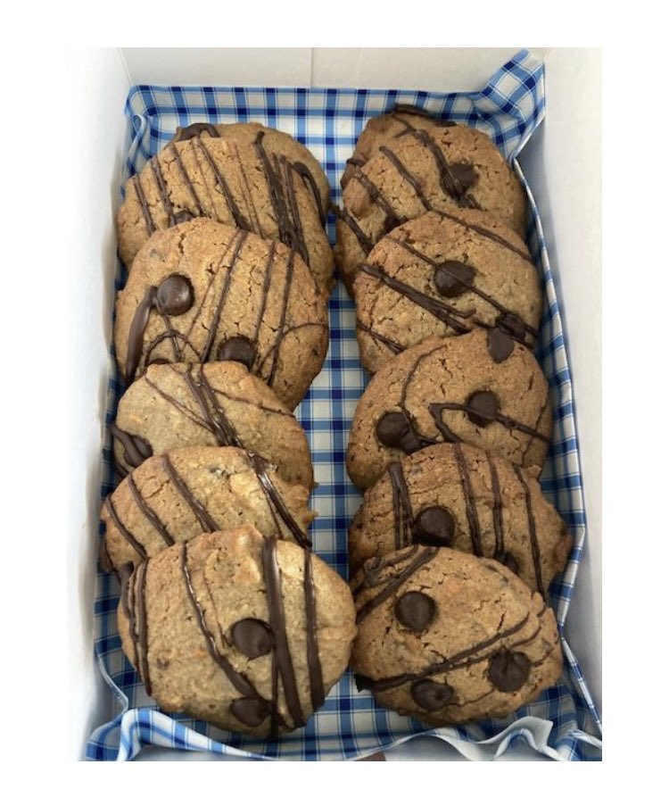 cozebakes's tweet photo. For #CoeliacAwarenessWeek here’s a Choc Chip Cookie recipe to try. Surprise yourself! It’s also #vegan #paleo &amp; delicious https://t.co/wmTe9BfdGI https://t.co/VqiyFMauNy