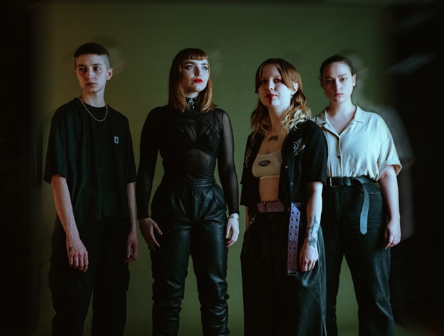 Punk's influence permeates this year's <a href="/thegreatescape/">The Great Escape</a> line up - <a href="/EmzSwiggle/">Emily Swingle✨</a> nails down five must-catch sets...

clashmusic.com/live/punks-inf…