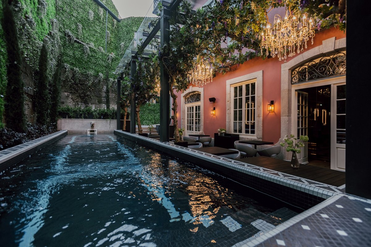 choosethemoon's tweet photo. Torel Palace Porto
A 5-star luxury hotel that pays tribute to Portuguese writers where each experience excels in excellence and refinement!
@choosethemoon
#choosethemoon #torelpalaceporto #porto #luxuryhotels #hotel
https://t.co/uA8cE5XGVz https://t.co/wPO9jNHjqC