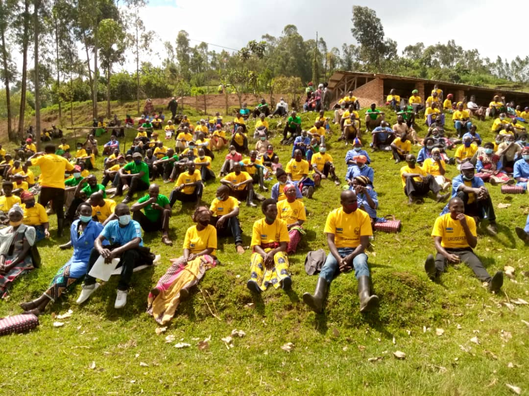 KamubugaS's tweet photo. @GakenkeDistrict, ES Sector @KamubugaS yayoboye inteko rusange y'abayobozi kuva kuri Bamutwarasibo,Abakuru b'imidugudu, EsCells n'abandi bafite aho bahuriye n'umutuarge kumudugudu yo #KURWANYA RUSWA N'AKARENGANE @NizeyimanaJmv13 @NyirarugeroD @gatjmv @RwandaOmbudsman @IngabireIm https://t.co/Kke5JVmSr5