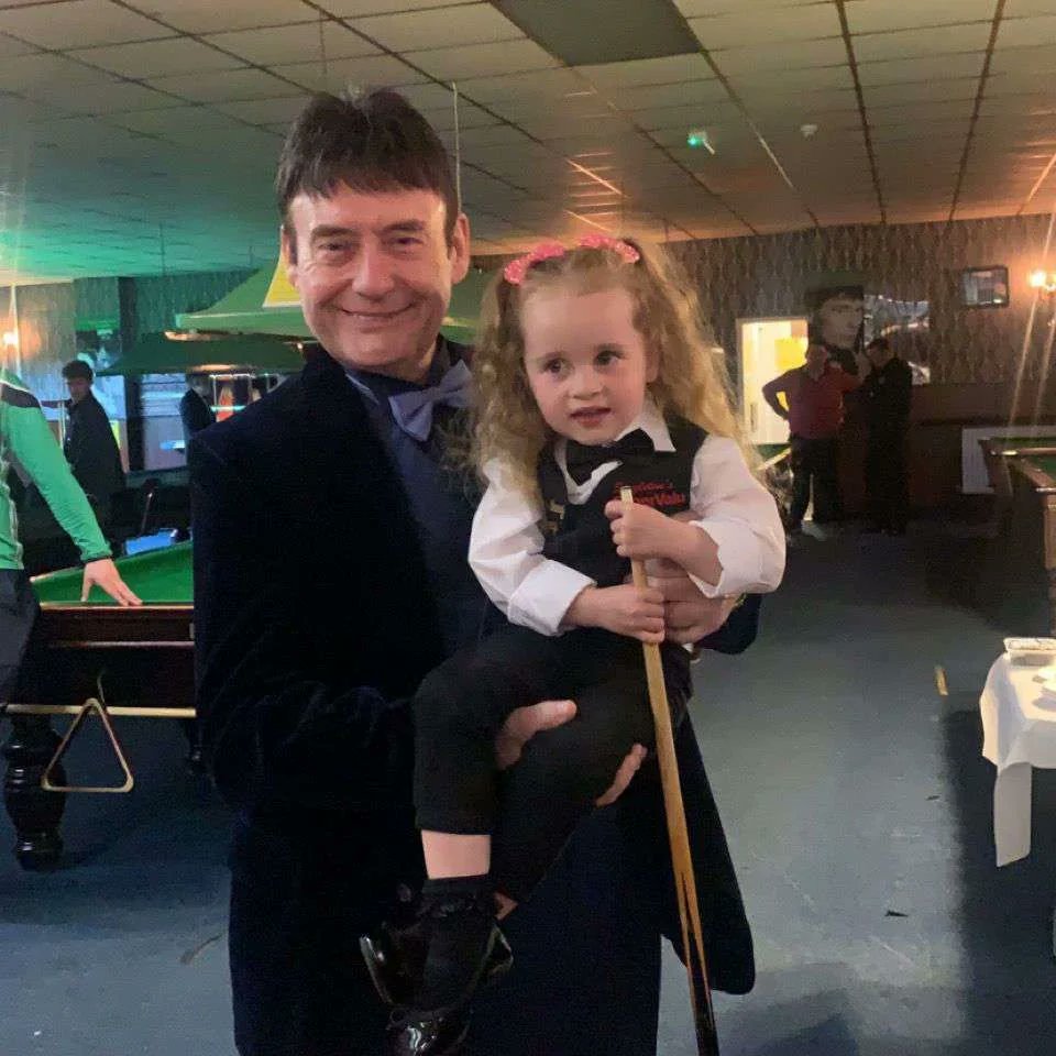 CrucibleCork's tweet photo. How about Danni-May Casey daughter of @GregCasey147 loving life meeting @jimmywhite147 

We had a great exhibition last night with Jimmy White, some very special moments

@MSCCASINO

#snooker #exhibition #Cork #Ireland #JimmyWhite https://t.co/kKGVC2vDTh