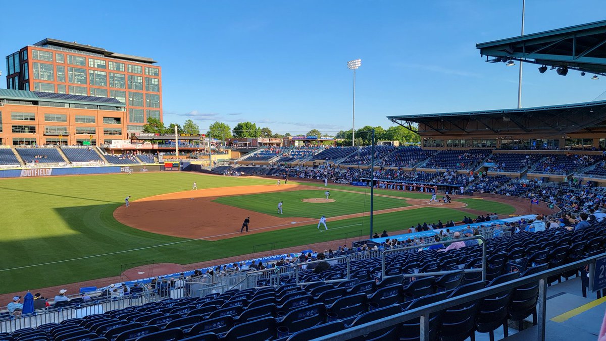 BrockStorrusten's tweet photo. Great night last night at the @DurhamBulls baseball game with the great, brilliant, thought #Leaders attending #CXps Conference! #fun #CX #community https://t.co/RwMgk98VV4