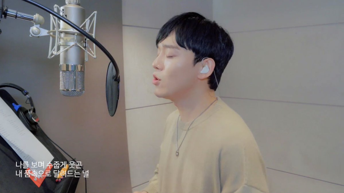 oshcuddles's tweet photo. JONGDAE NEW VIDEO ON HIS YT CHANNEL!!!!!! CHEN YT IS BACK 😭😭 https://t.co/GbeAXIv8VX