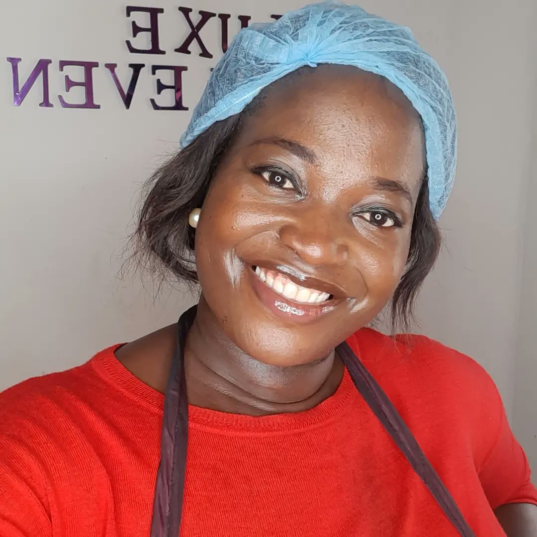 ChinakweKosiso1's tweet photo. Woman crush Wednesday!!!
.
I am the girl that bakes
Beautiful face of Deluxe🥰🥰🥰
I admire my ability to create lovely cakes
#cakevendorsinanambra 
#anambrabaker 
#onitshabaker 
#internationalbaker
#worldclassbaker
#deluxecakesnevents
#bestcakesinanambra
#weddingvendor
#reels https://t.co/IgKZTmZGd1