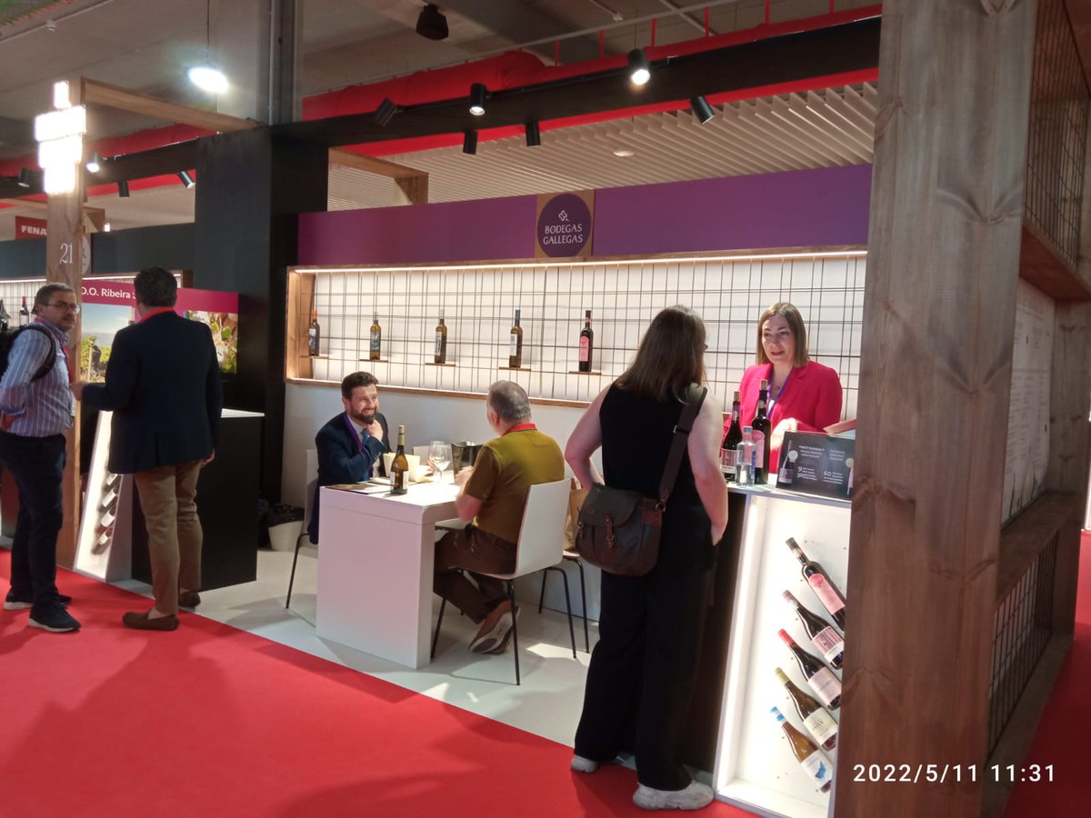 ribeirasacrado's tweet photo. La #DORibeiraSacra @Fenavin_Oficial, stand de la Xunta de Galicia. Y con la participación de las bodegas: #PontedaBoga #AlmadasDonas #RectoraldeAmandi #bodegaedv #DominiodoBibei #fincacuarta #ReginaViarum #RonseldoSil 
Próxima cita en @ProWein  
#ViticulturaHeroica https://t.co/LQH3SeiwVm