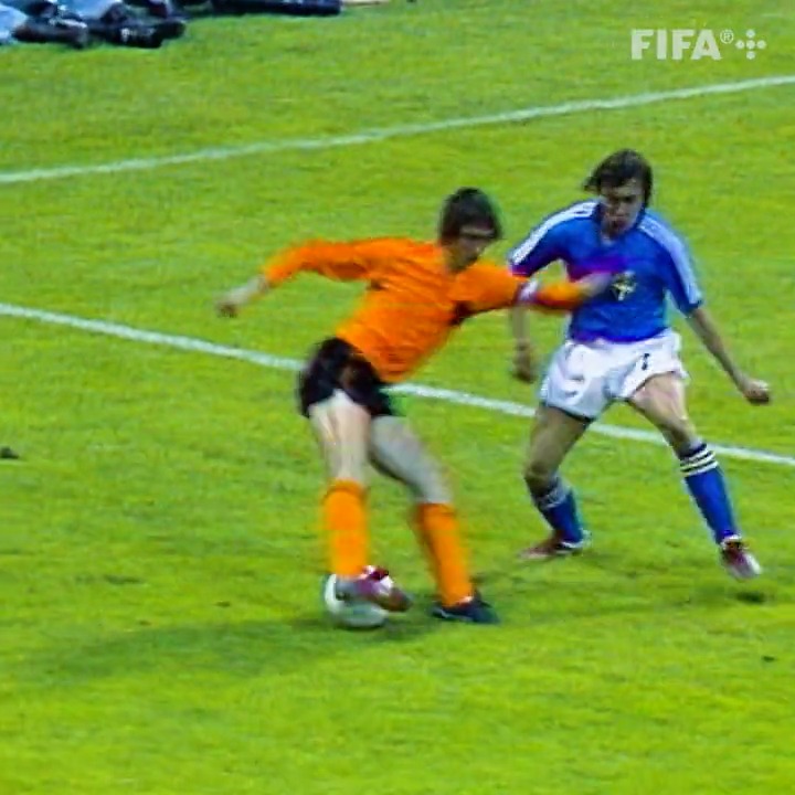 現代サッカーの父ヨハン・クライフ 選手時代も上手すぎる。 選手・監督