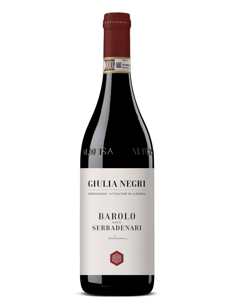 WineNewsIt's tweet photo. A #pranzo il #Barolo #Serradenari 2018 di #GiuliaNegri dai profumi di fiori, piccoli frutti rossi e speziati. Il sorso attacca morbido, per poi svelare una trama tannica fitta, un frutto succoso, e un finale tonico, https://t.co/GuqZwGF4qE https://t.co/rB4Dv2NgQG