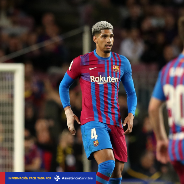 [COMUNICADO MÉDICO]

Las pruebas complementarias al jugador del primer equipo Ronald Araujo han resultado satisfactorias y ha sido dado de alta hospitalaria. Su evolución marcará su disponibilidad