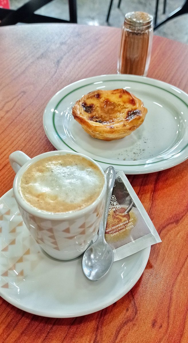 In my last post, we explored the most common types of cafés in #Portugal. Think of it as a sort of ethnic-sociological study but with caffeine in the mix. But what do you drink in a #Portuguese #café? Come with me, and I’ll show you around! #Travel
beyondlisbon.wordpress.com/2022/05/11/por…