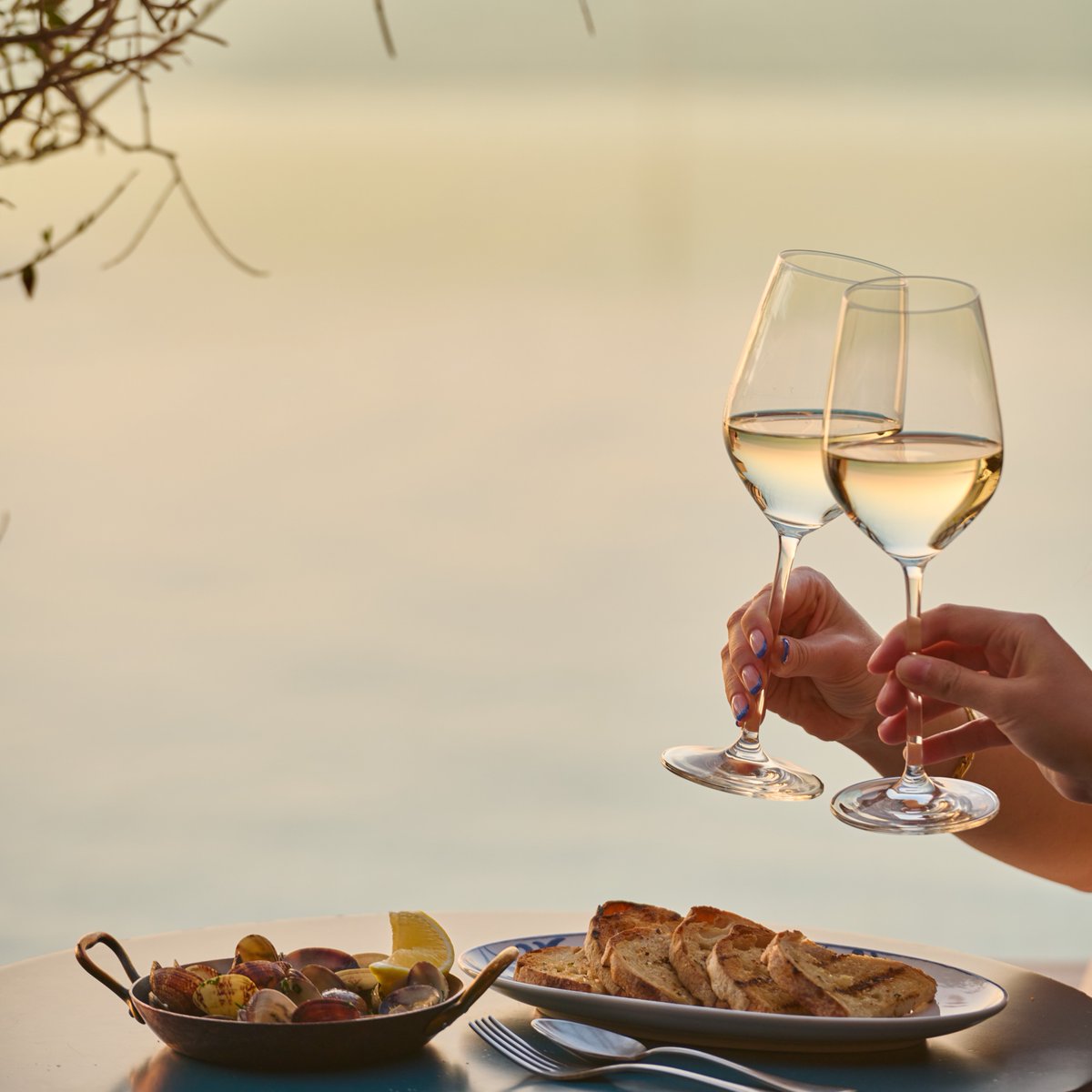 Golden hour at Tasca

#MODubai #ImAFan #TascaDubai #MandarinOrientalDubai #Dubai #MyDubai