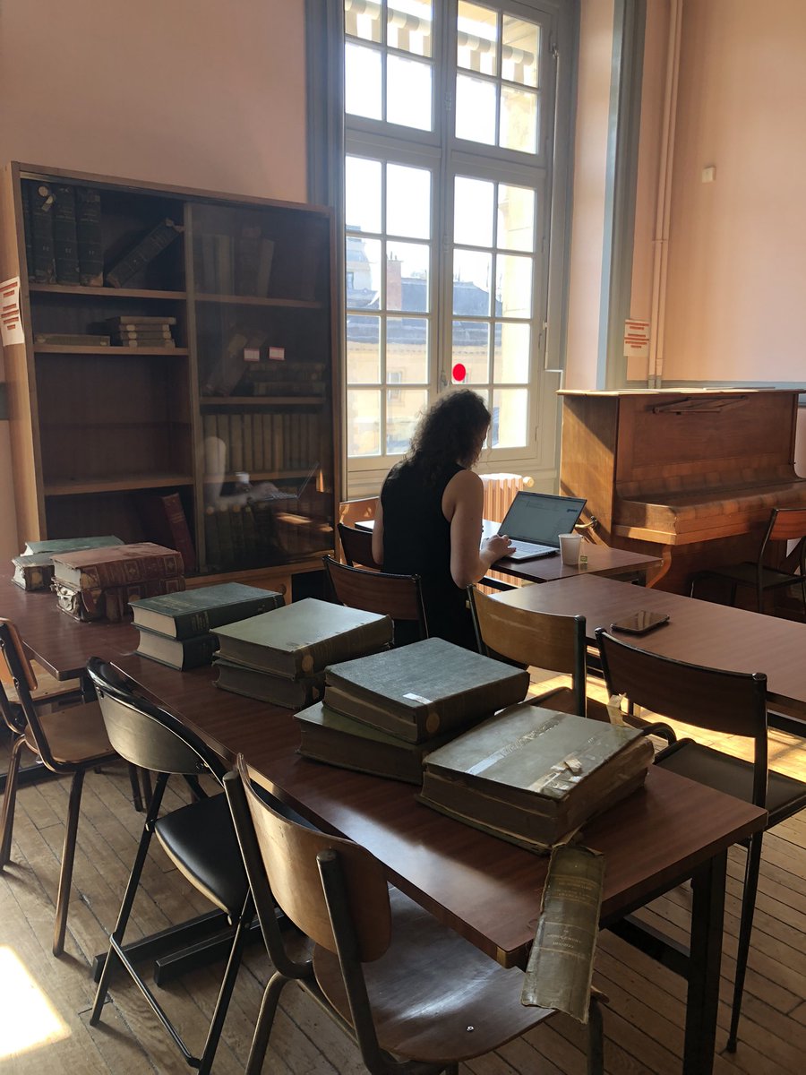 EMRollinat's tweet photo. Fini (ou quasi). Toute la bibliothèque de l’#EPPFE, École de Préparation des Professeurs de Français à l’Etranger créée en 1920 à la #Sorbonne, est référencée!
Plus de 1500 références, 3000 ouvrages, beaucoup de poussière dans les placards salles M et V! @bibliothequeBSN @DILTEC https://t.co/NkBANiXOxu