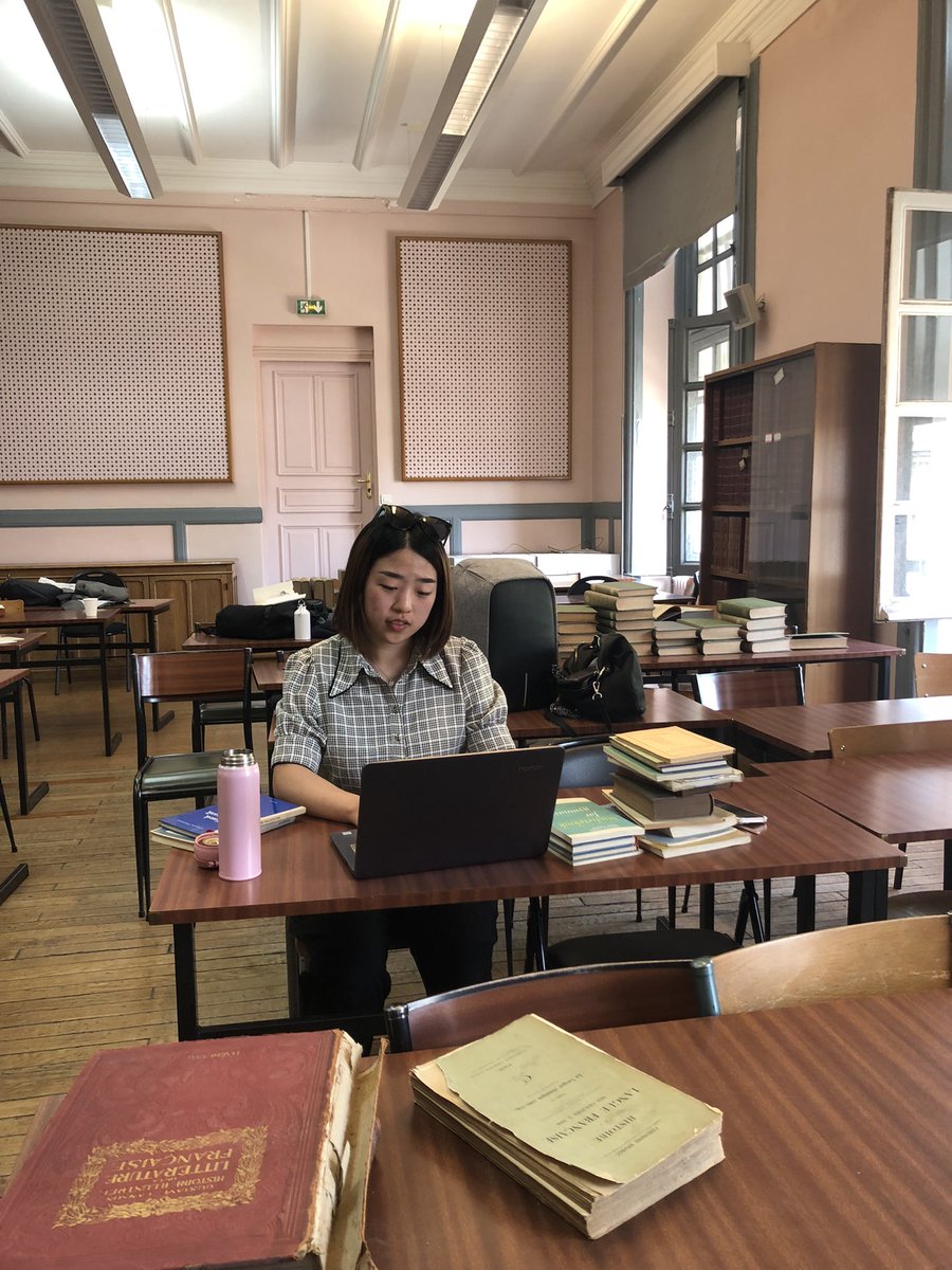 EMRollinat's tweet photo. Fini (ou quasi). Toute la bibliothèque de l’#EPPFE, École de Préparation des Professeurs de Français à l’Etranger créée en 1920 à la #Sorbonne, est référencée!
Plus de 1500 références, 3000 ouvrages, beaucoup de poussière dans les placards salles M et V! @bibliothequeBSN @DILTEC https://t.co/NkBANiXOxu