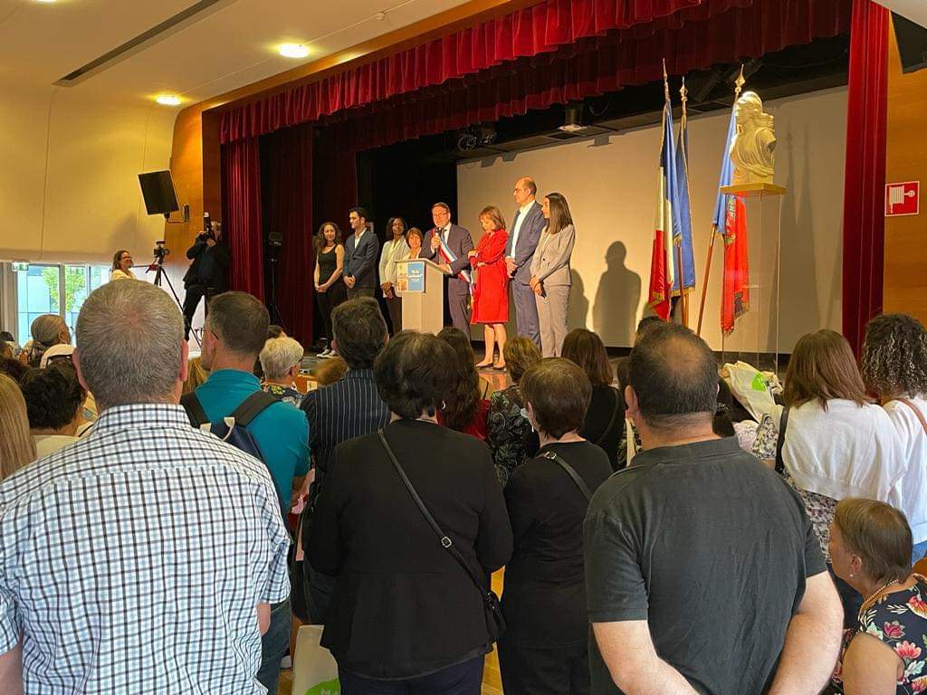 Après 2 ans de covid, nous retrouvons la fête des gardiens à la <a href="/Mairie17/">Mairie du 17e</a>!
Un moment formidable de convivialité pour rendre hommage à ces #AngesGardiens qui sont mobilisés au quotidien pour tenir nos immeubles, créer du lien social et qui portent un rôle de solidarité crucial!