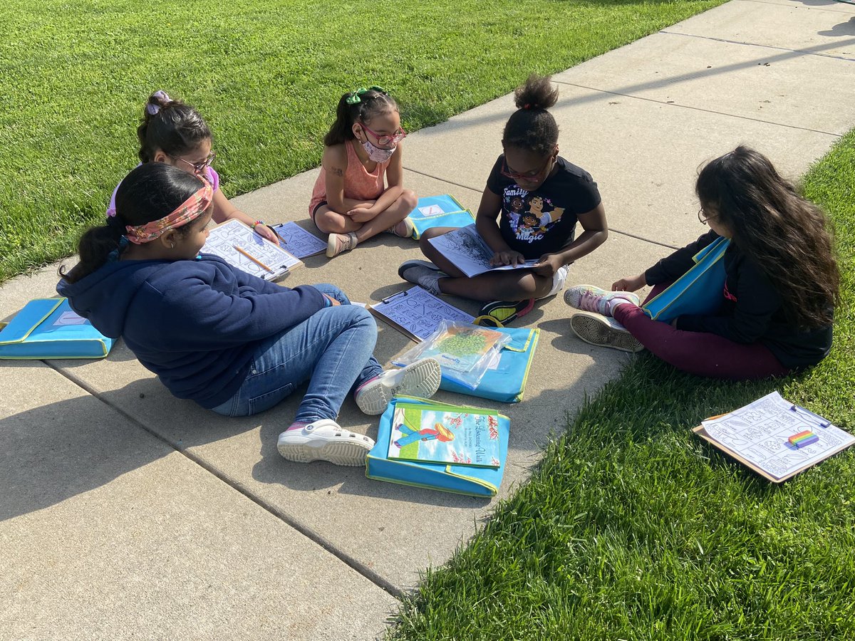 To be able to see this little lady confidently reading to her friends was amazing. You could hear how proud she was that she could read her book from our LLI reading group. She’s come a long way and I couldn’t be more proud. @MsHarvey_FW @MrsKonerman @Hamilton_FW @FountasPinnell