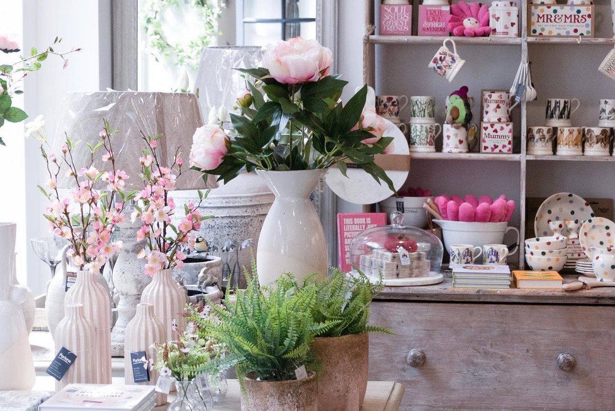 CornucopiaWorc1's tweet photo. I think we may have jinxed the weather since our last post! But we’re holding out for the sunshine and are a little bit obsessed with the touches of pink, ideal for Spring / Summer interiors

#WorcestershireHour https://t.co/ZaOw3dImuT