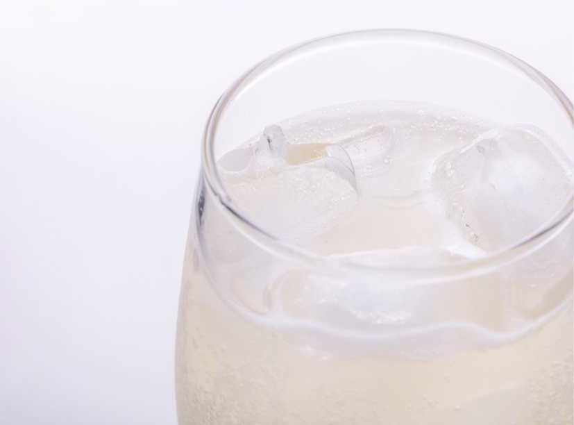 kinmisake's tweet photo. 一昨年新発売し、驚きの飲みやすさがSNSで話題に。

多くのご要望をいただき、例年より一足先に先行予約を開始🙌6日間限定のお得なセットをご用意しました🚛▶︎
https://t.co/9w1oBIgZZY

ピーチや苺の果実味、口当たりはミルキーな乳酸飲料。ほのかなガス感が食欲をかきたてます🥂🍈🍑 https://t.co/RfdMZk0M25