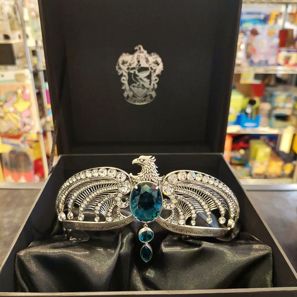 TVMCardiff's tweet photo. ✨️ We've just had a very shiny delivery from @NobleCollUK ✨️

#HarryPotter #Ravenclaw #LOTR #LordOfTheRings #Batman #GreenLantern https://t.co/8enInhaa7O