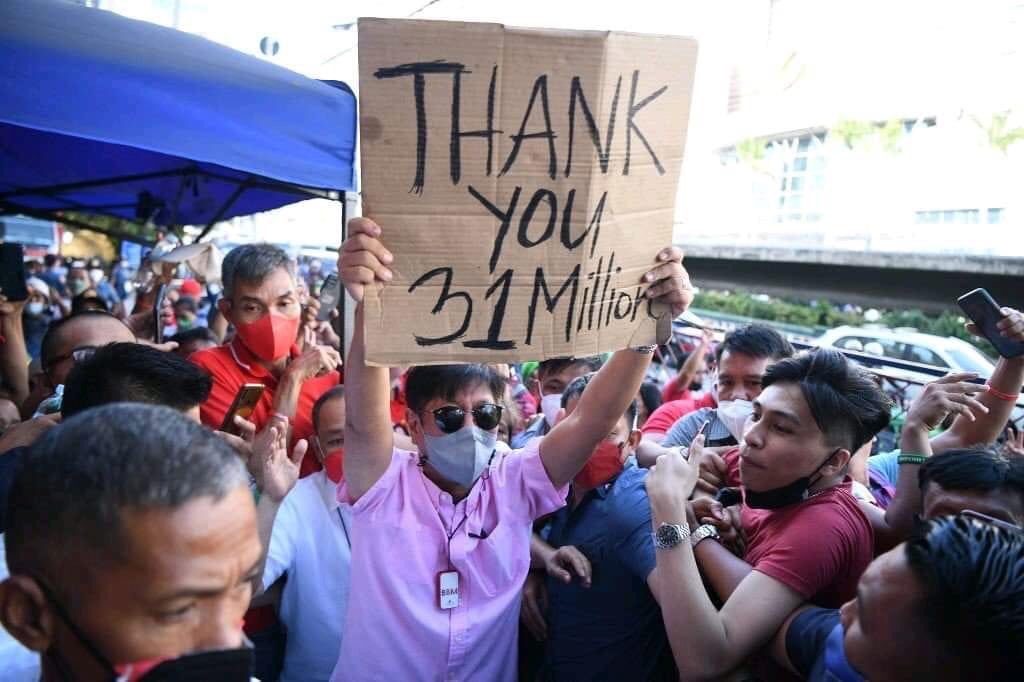 jnnnnkkndme's tweet photo. I am part of 31 Million filipinos rooting for you. Congratulations Mr. President ❤💚 @bongbongmarcos https://t.co/zbZHkxxTfp