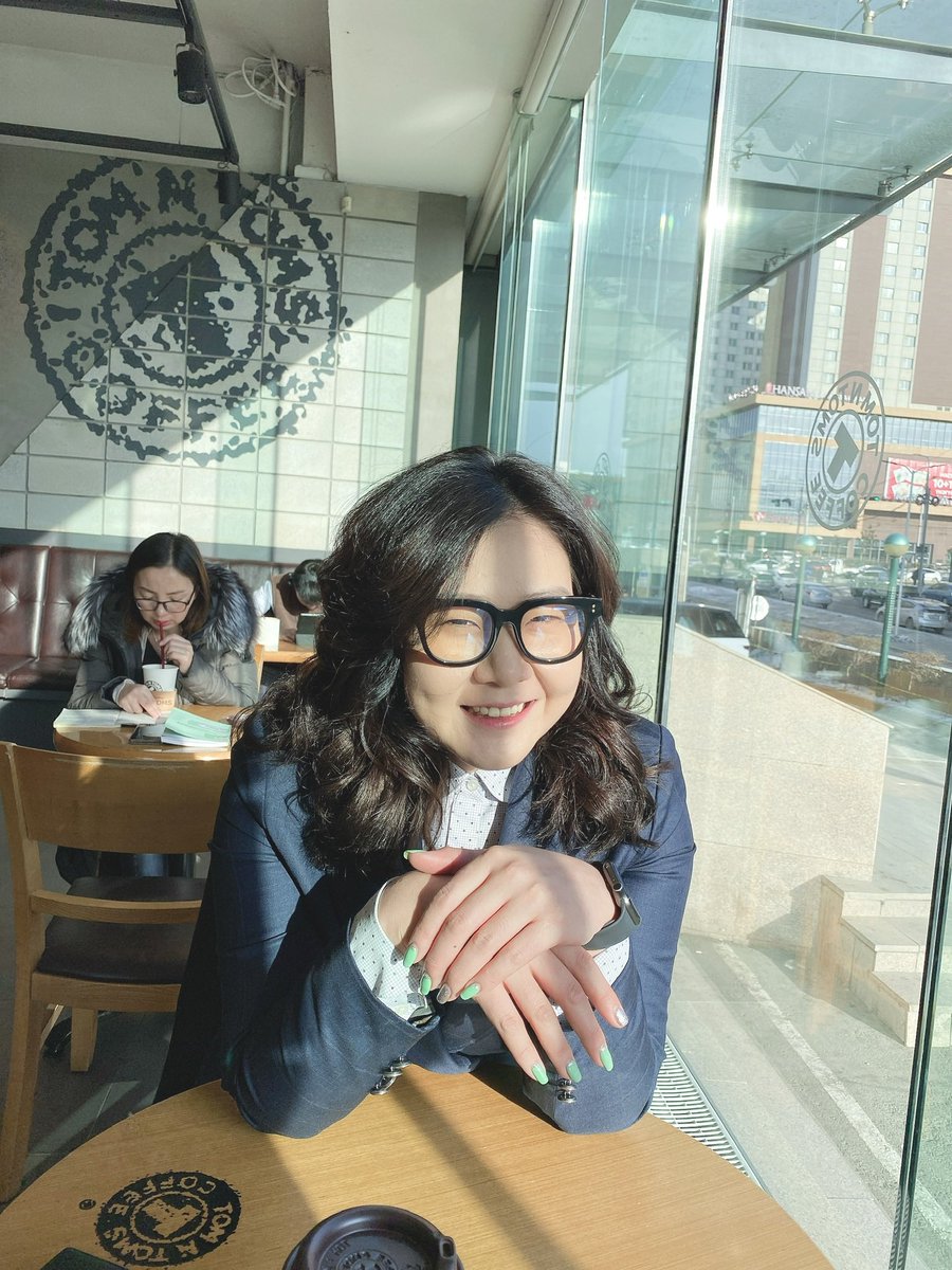 Хэн нэгэнд хууртагдлаа гээд хүнд итгэх итгэлээ алдахад өөрийгөө бүү суралцуул! Харин хэнд итгэх үү? хэнд итгэхгүй байх вэ гэдэгт  өөрийгөө суралцуулаарай.