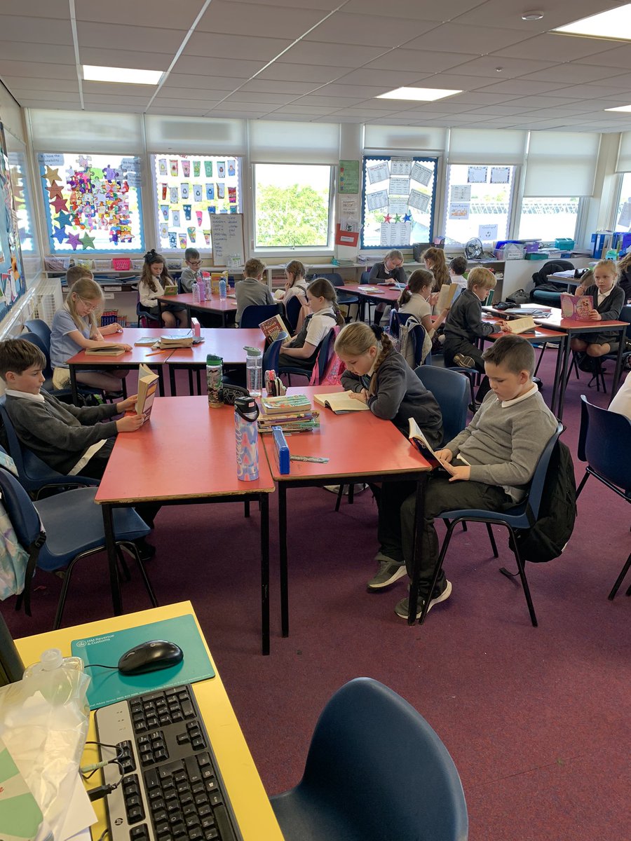 StAugustine_PS's tweet photo. Room 13 enjoying the ‘keep the heid and read’ pledge today. A wonderful way to celebrate the power of reading, libraries and good mental health #keeptheheidandread @staugustine_pta @StAugustinesPC https://t.co/yeS0i8vHB1